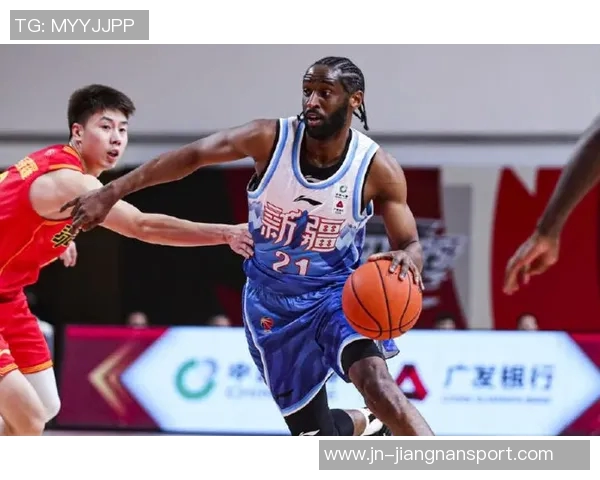 布兰登克拉克赛季首秀表现回顾6分3板1助1断5犯规引发关注 布兰登克拉克赛季首秀表现回顾6分3板1助1断5犯规引发关注