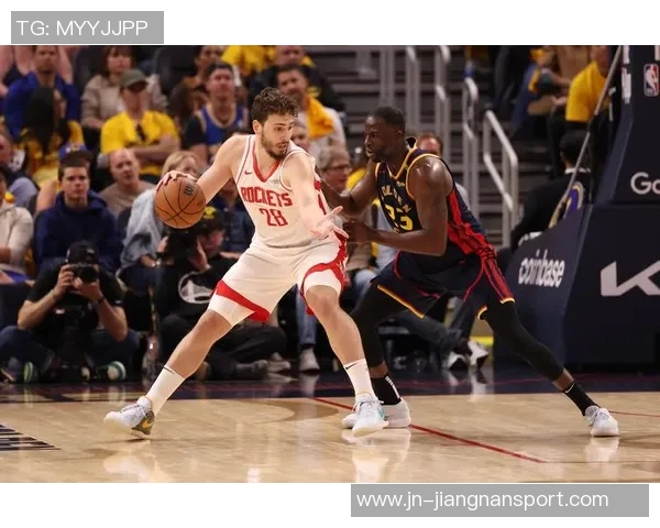 克林根表现平平仅得2分却抢下9篮板球队需更多贡献 克林根表现平平仅得2分却抢下9篮板球队需更多贡献