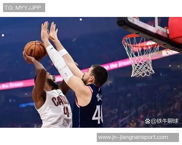 小卡强调进攻战术执行力与防守协作的重要性以提升球队整体表现