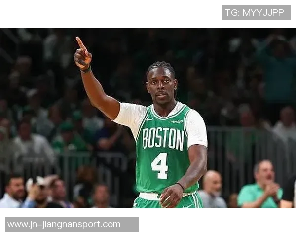 比卢普斯透露季前赛策略霍勒迪首战下半场缺席或调整先发阵容